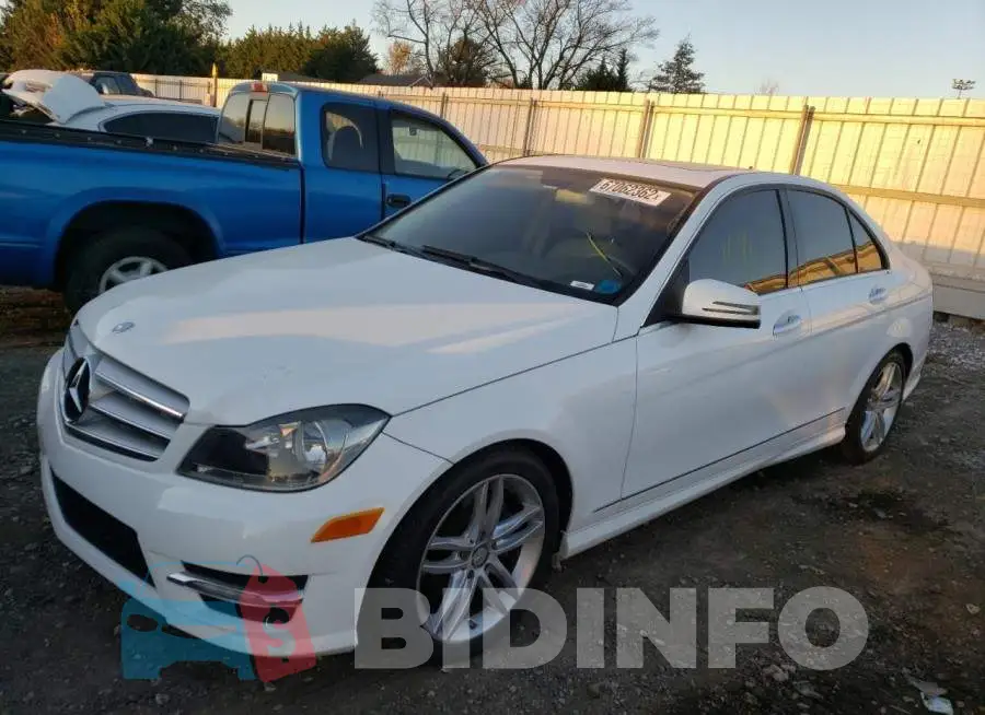 WDDGF4HB7DR241507 Photo# 2