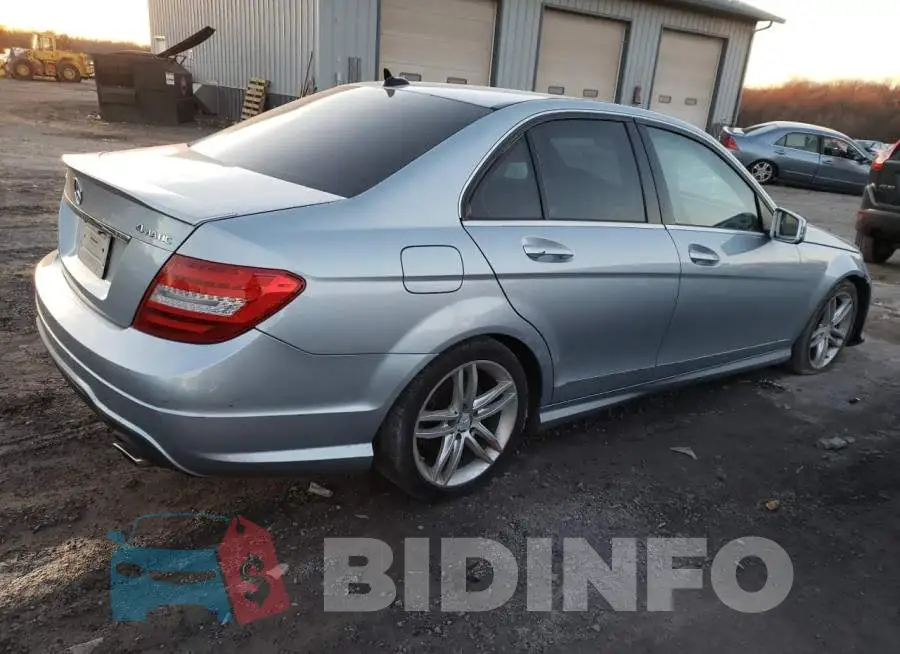 WDDGF8AB8DR272864 Photo# 3