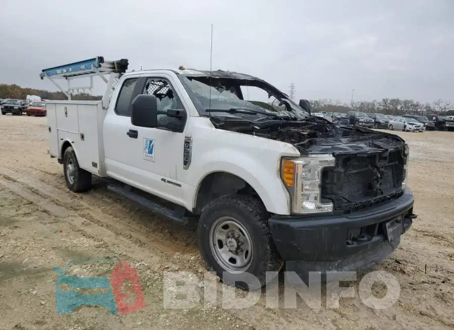 1FD8X3FT4HEC57853 Photo# 1