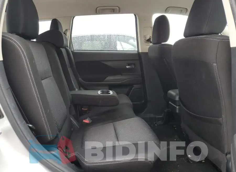 JA4AD2A36JZ063673 Photo# 10