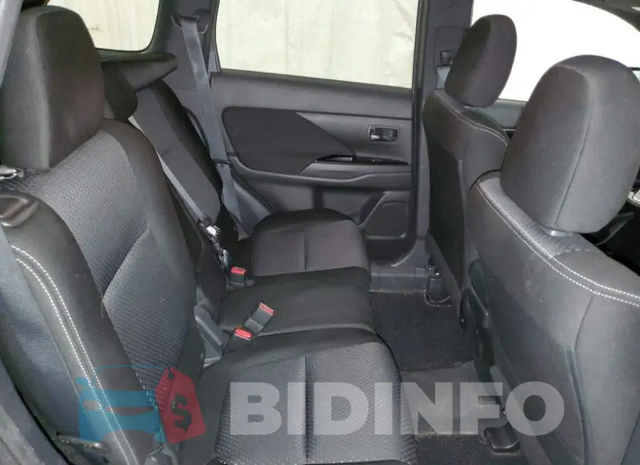 JA4AD3A30JZ069538 Photo# 11