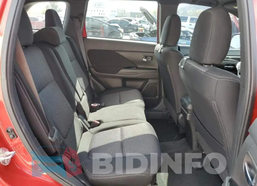 JA4AD3A31JZ033857 Photo# 6