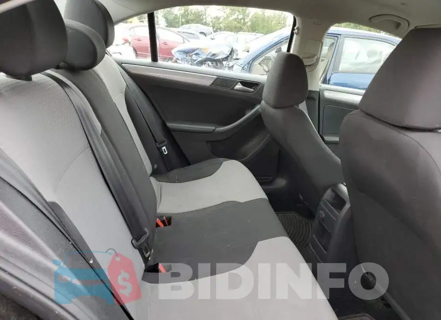 3VW2B7AJ6HM415333 Photo# 6
