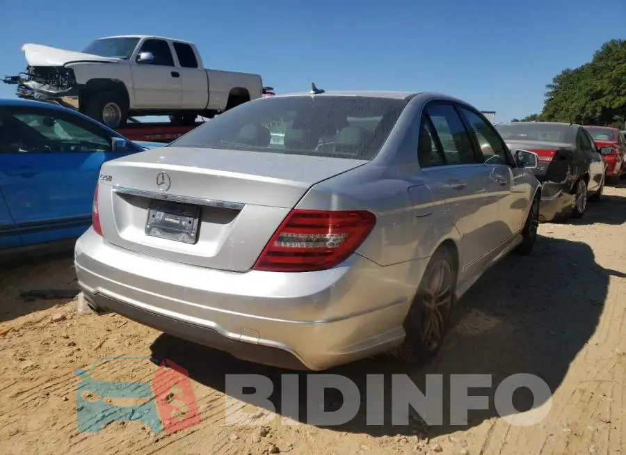 WDDGF4HB4DR295752 Photo# 4
