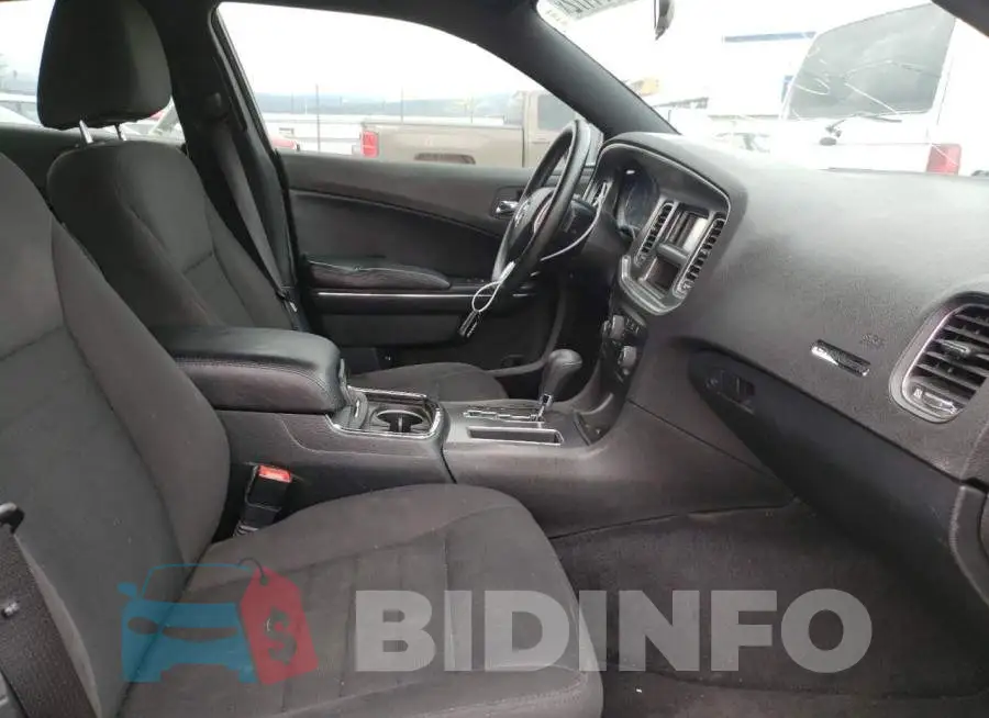 2C3CDXBGXDH720318 Photo# 5