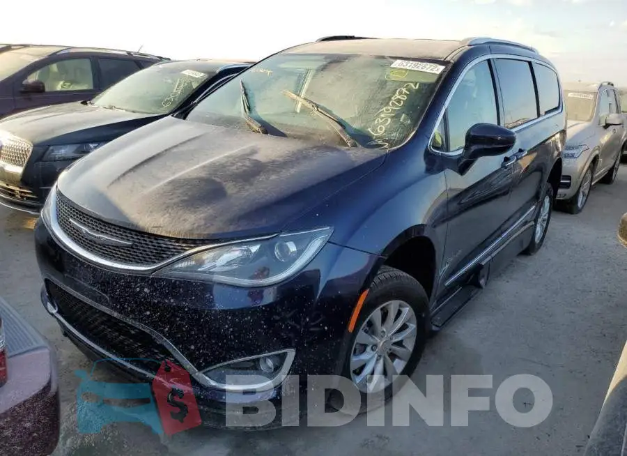 2C4RC1BG3KR550302 Photo# 2
