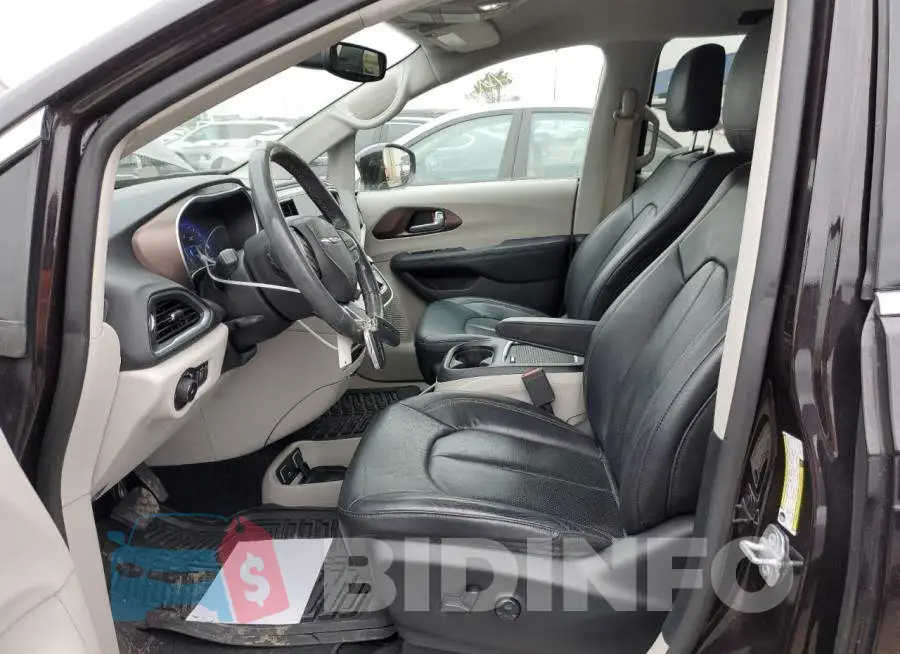 2C4RC1EG5JR116862 Photo# 7