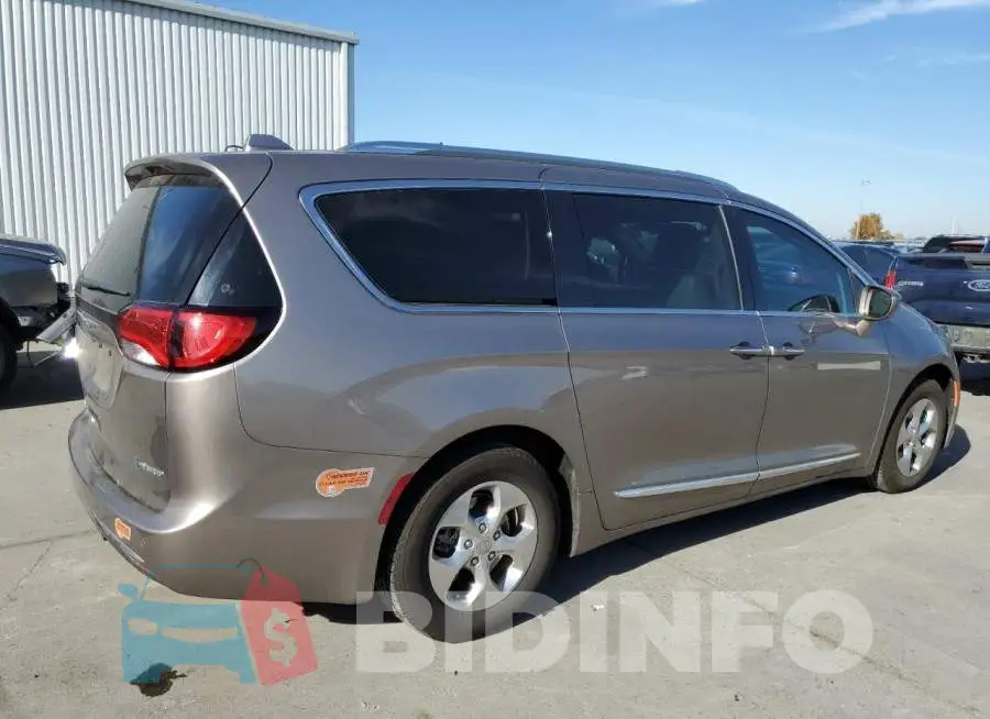 2C4RC1L79JR169633 Photo# 3