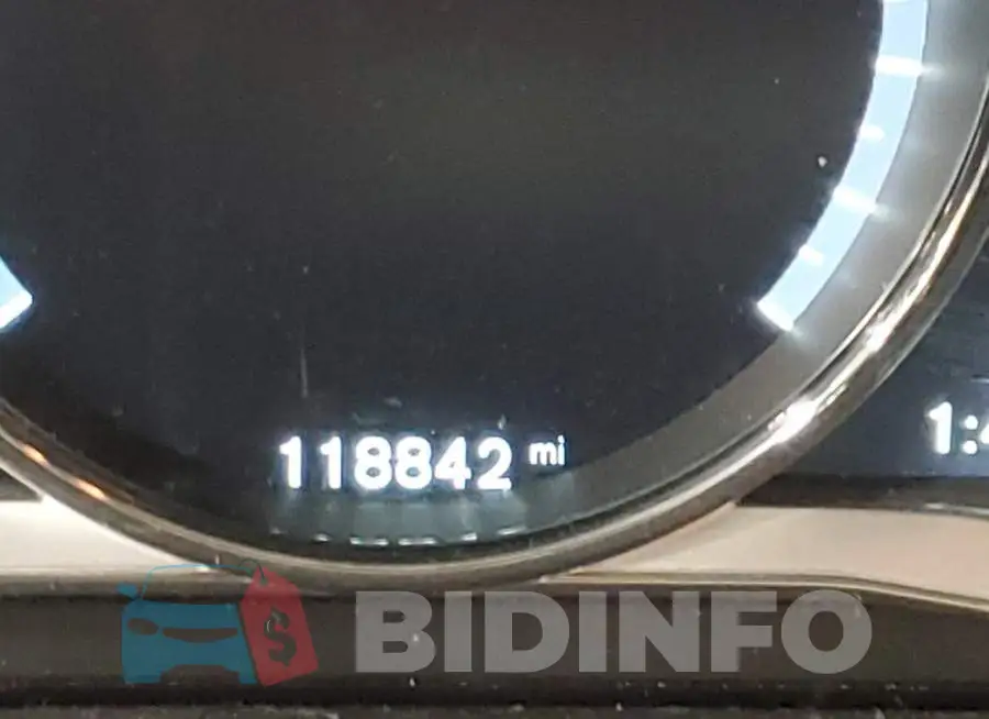YV140MEK4F1261731 Photo# 8