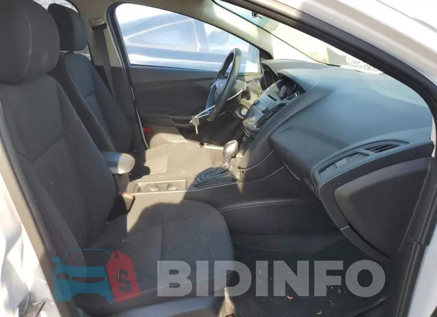 1FADP3F20FL325946 Photo# 5