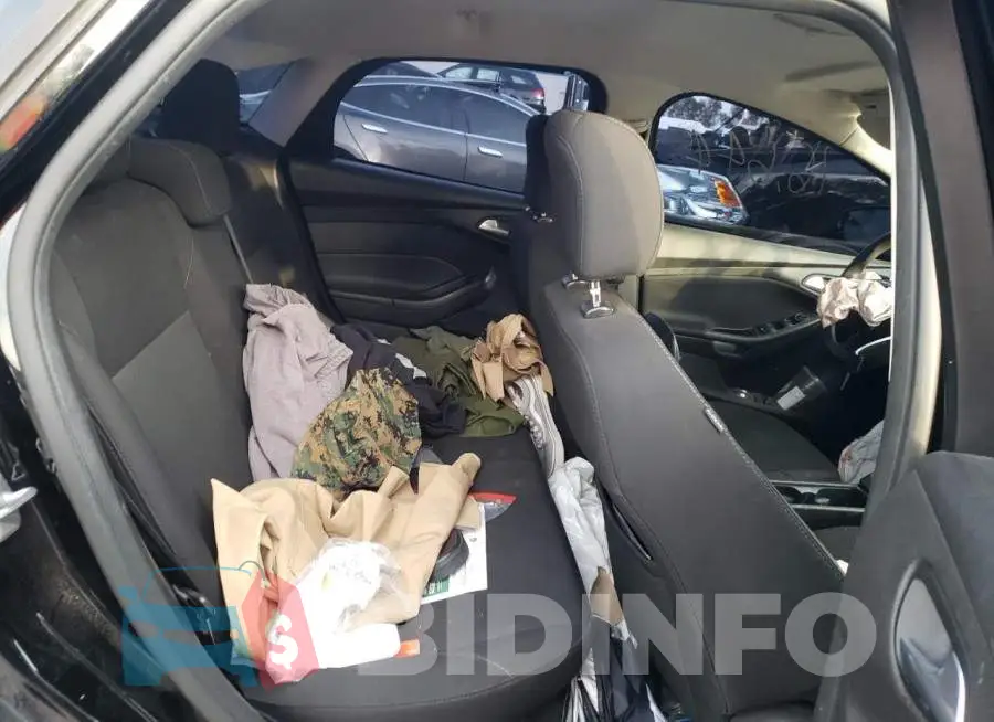 1FADP3F25GL400674 Photo# 6
