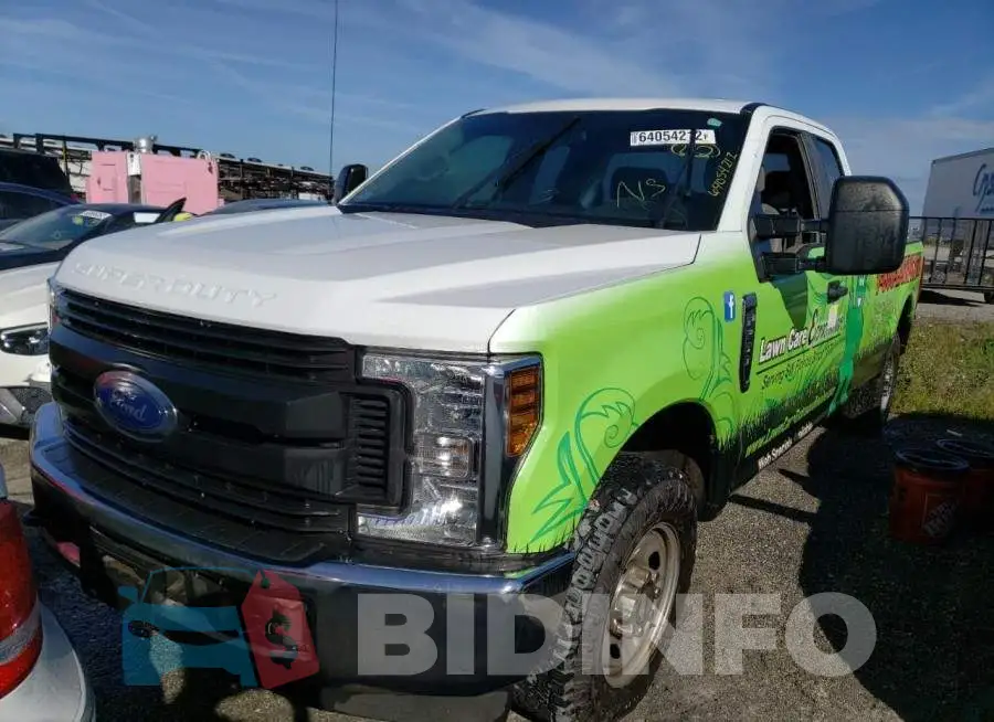1FT7X2A62KEG66369 Photo# 2