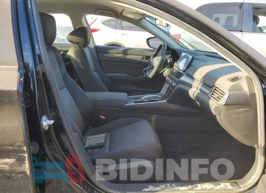 1HGCV3F16MA018553 Photo# 5