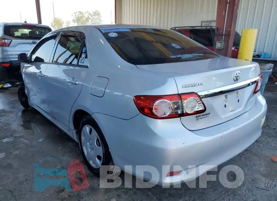 2T1BU4EEXDC126130 Photo# 2