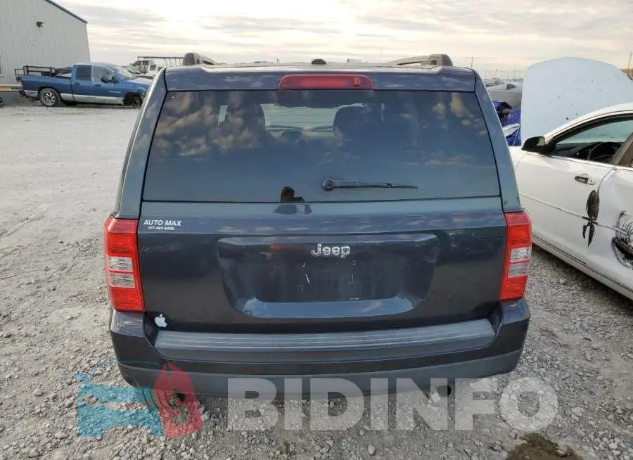 1C4NJPBB2FD118563 Photo# 6
