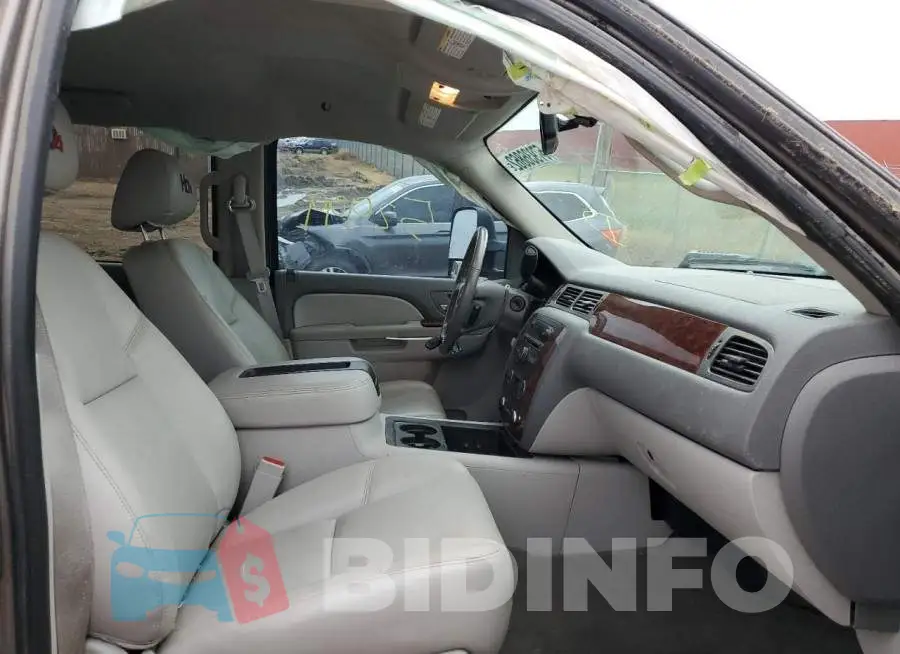 1GC1KYE88EF110343 Photo# 5