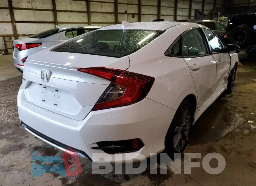 19XFC1F32KE006837 Photo# 4