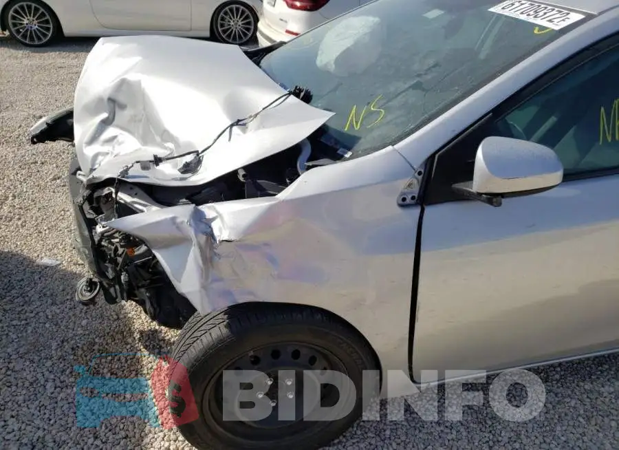 2T1BURHE1FC462017 Photo# 9