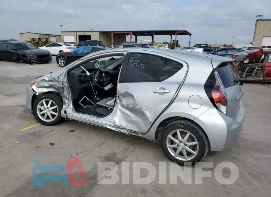 JTDKDTB38F1586603 Photo# 2