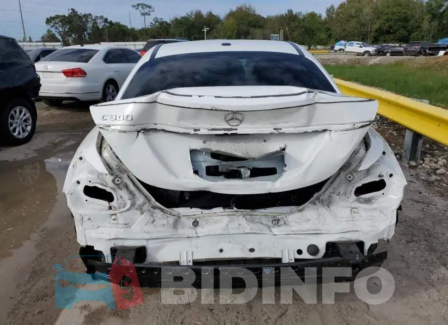 55SWF8DB7KU317487 Photo# 6