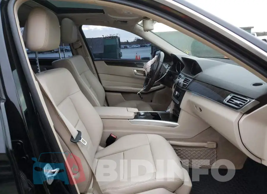 WDDHF5KB8FB097464 Photo# 5