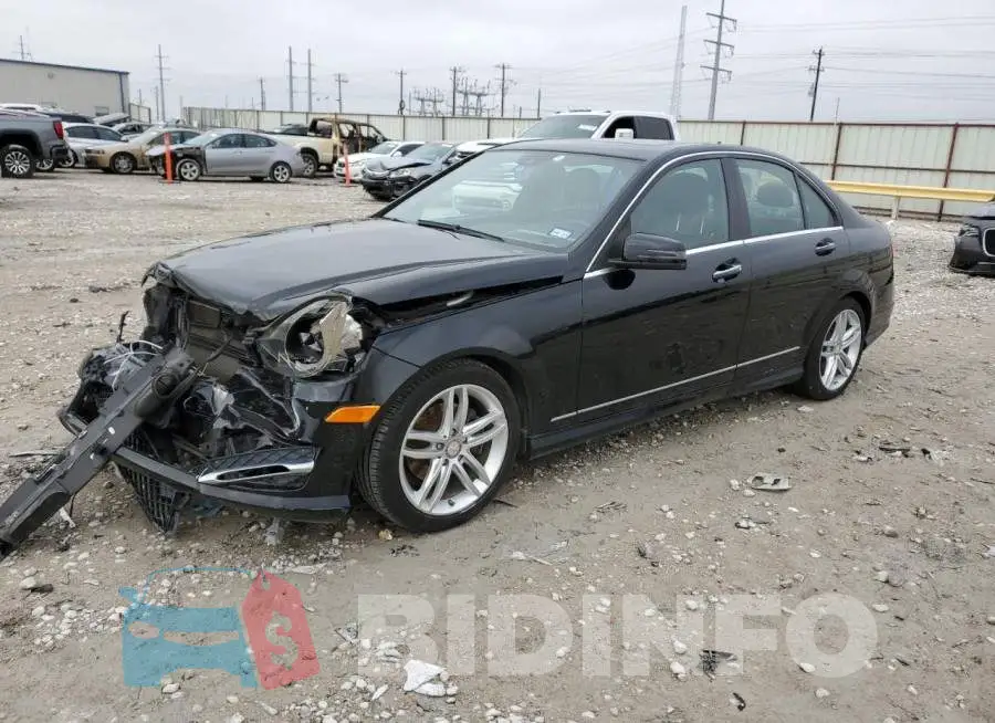 WDDGF4HB5DR241487 Photo# 1