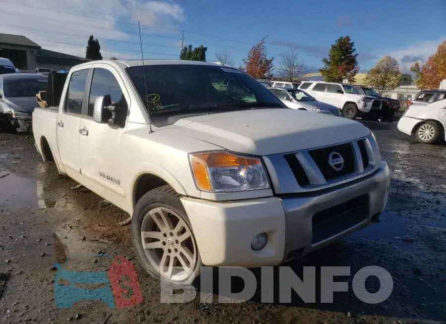 1N6AA0EC3DN309097 Photo# 1