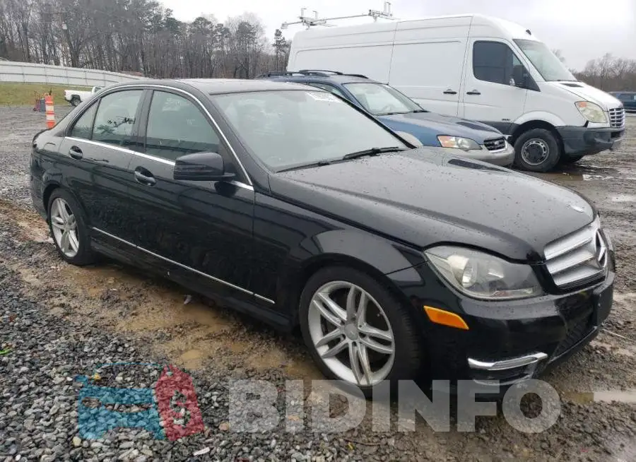 WDDGF8AB4DR279634 Photo# 4
