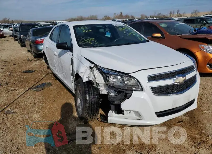 1G11B5SAXDF354766 Photo# 1