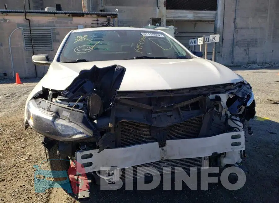 1G1ZB5ST5LF005453 Photo# 9