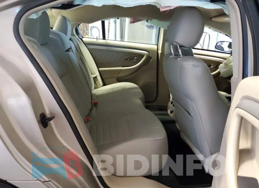 1FAHP2D83JG134218 Photo# 10
