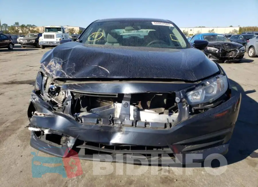 19XFC2F57HE051563 Photo# 5