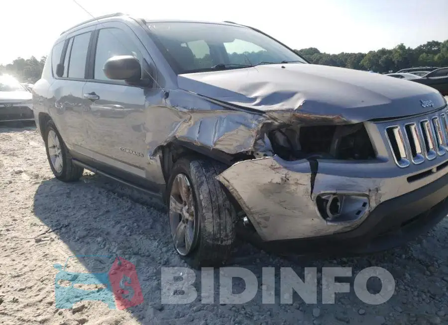1C4NJCBA7GD609311 Photo# 9