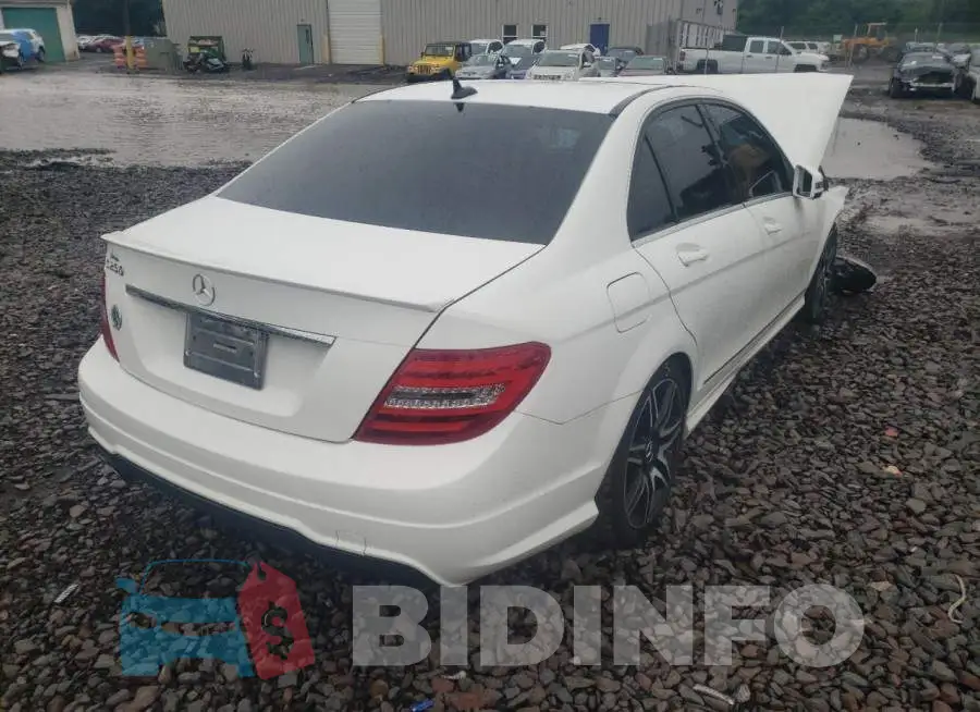 WDDGF4HB8DR247817 Photo# 4