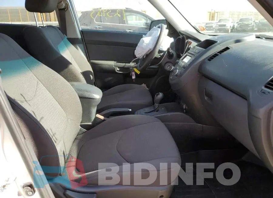 KNDJT2A53D7758946 Photo# 5