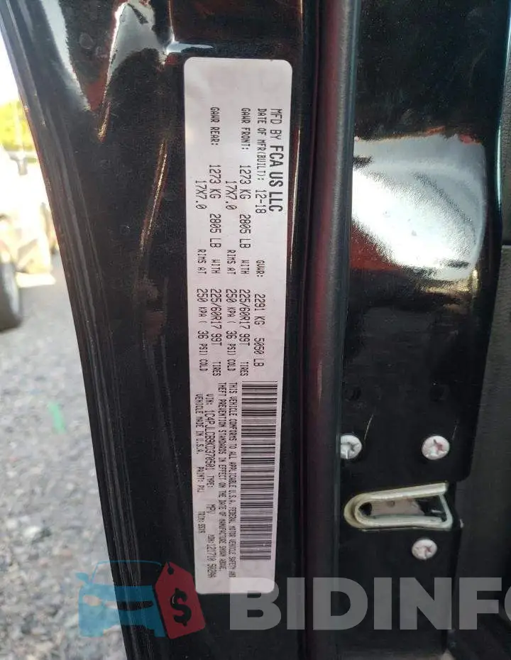 1C4PJLCB9KD370501 Photo# 10