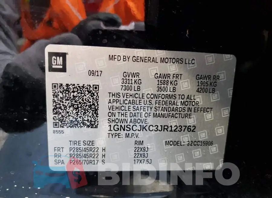1GNSCJKC3JR123762 Photo# 13