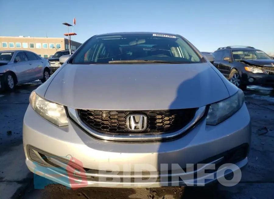 19XFB2F84FE057475 Photo# 5