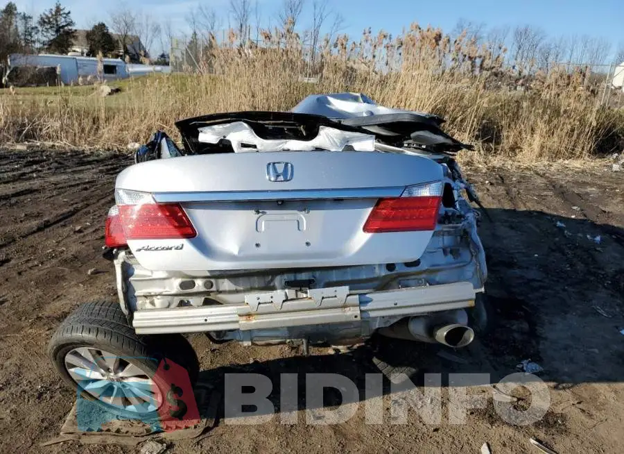 1HGCR2F83FA132525 Photo# 6