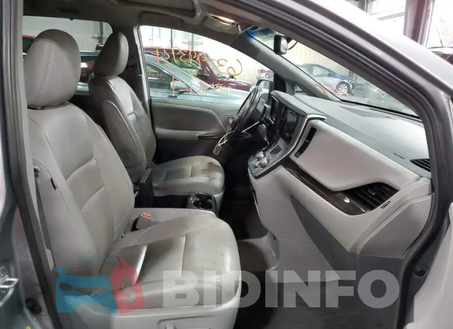 5TDYK3DC9GS753701 Photo# 5