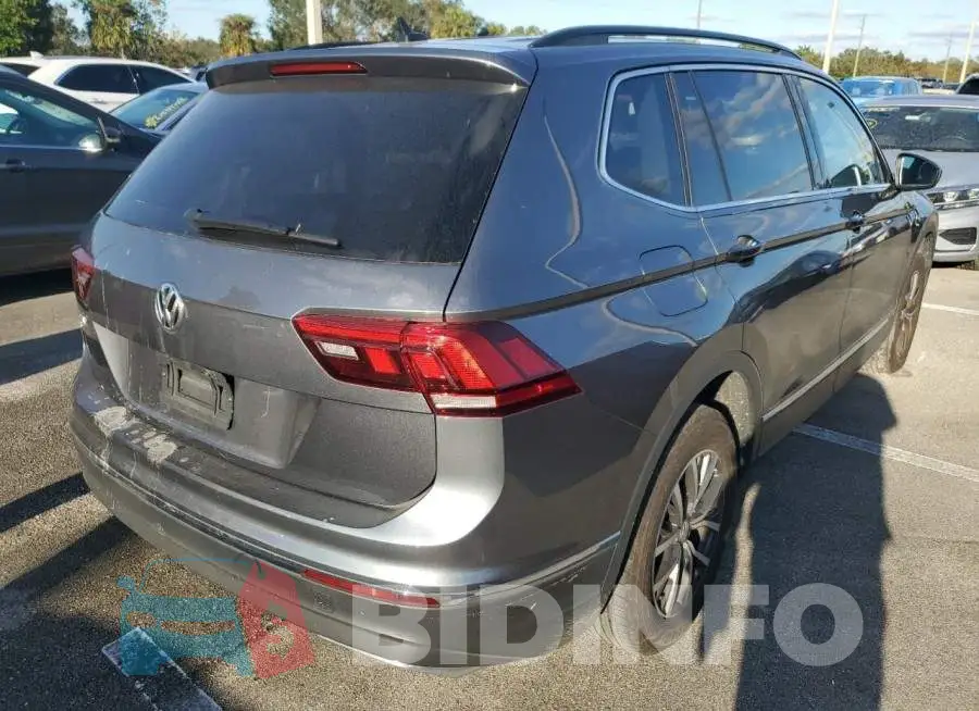 3VV3B7AX8LM112110 Photo# 4