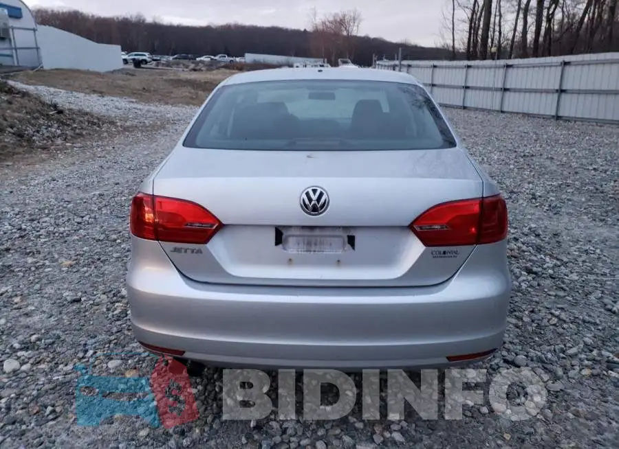 3VW1K7AJ2EM330822 Photo# 6