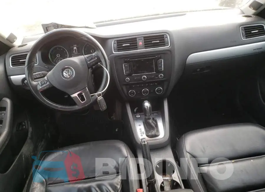 3VW637AJ1DM260571 Photo# 8