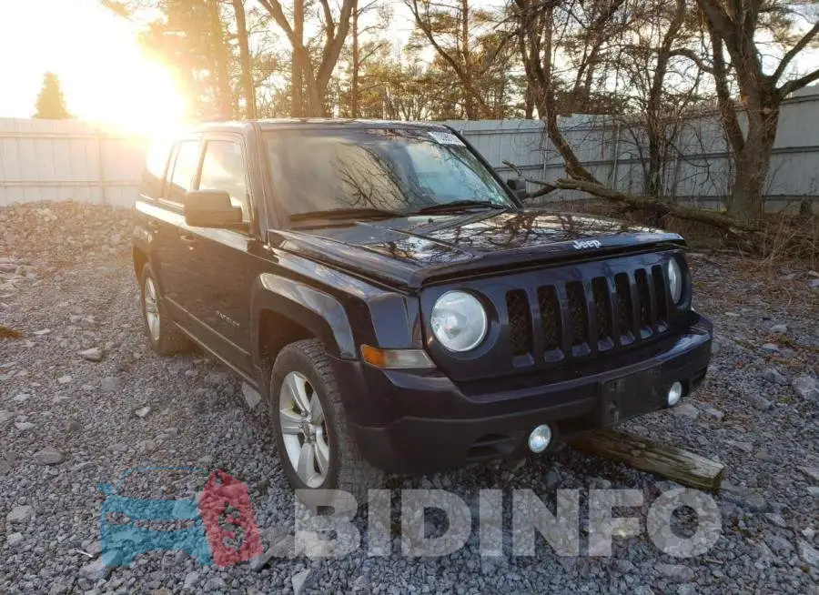 1C4NJRBBXED528893 Photo# 4