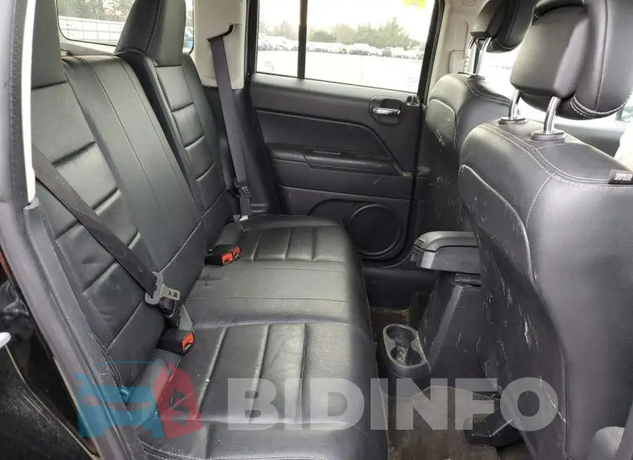 1C4NJRFB4GD692847 Photo# 11