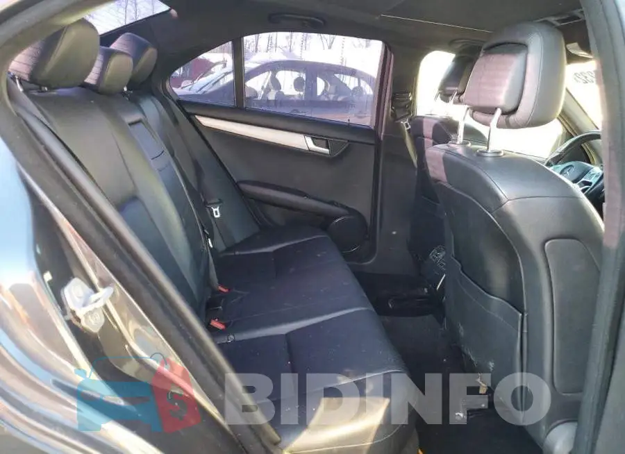 WDDGF4HB3DR250432 Photo# 10