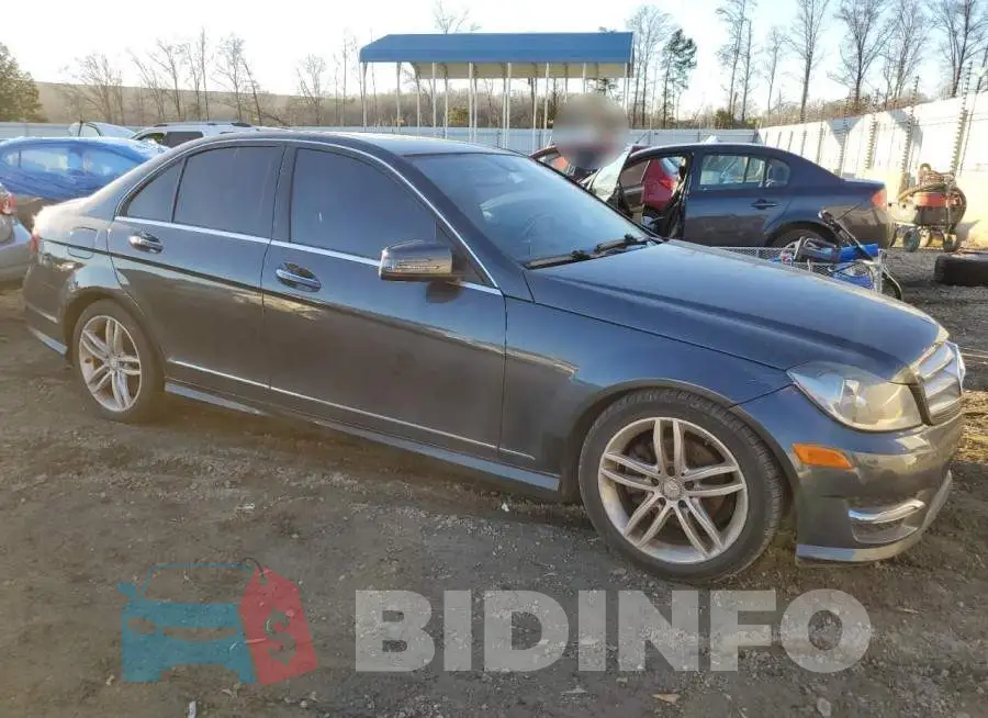 WDDGF4HB3DR250432 Photo# 4