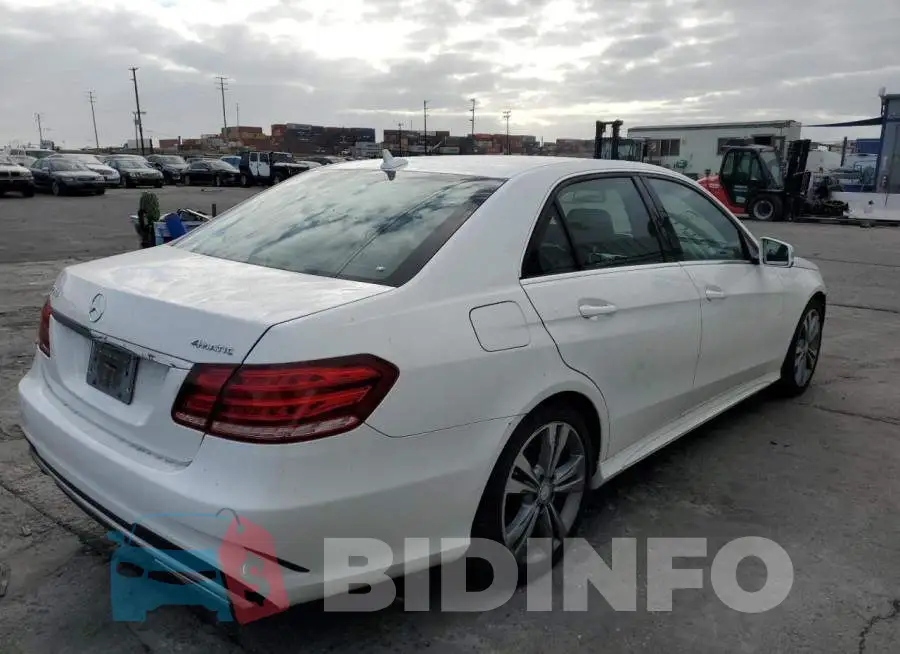 WDDHF8JB3FB102962 Photo# 3