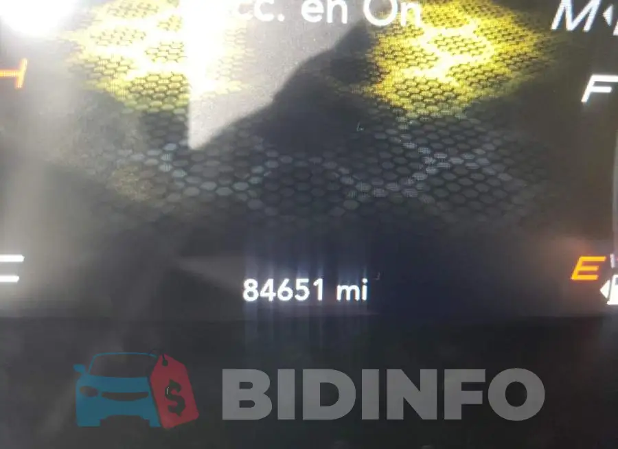 2C3CDXJG0GH267865 Photo# 8
