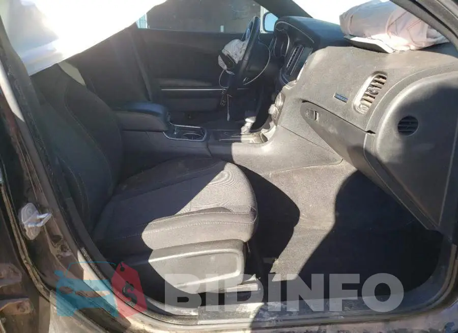 2C3CDXCT6FH915217 Photo# 5